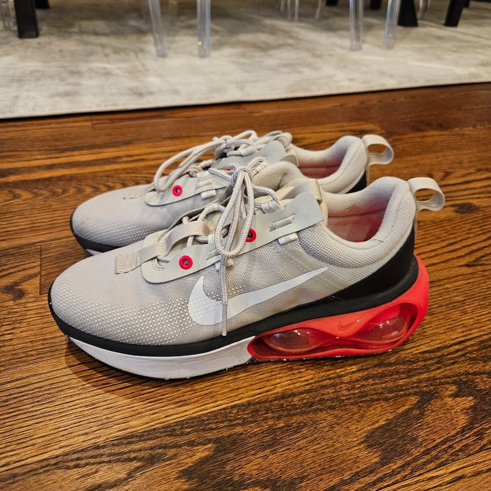 Nike Women's Air Max DH5103, Size 9.5
